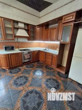 Дом 400м², 2-этажный, посуточно,