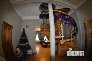 Дом 350м², 2-этажный, посуточно,