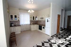 Дом 250м², 2-этажный, посуточно,