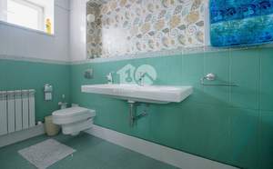 Дом 300м², 2-этажный, на длительный срок,