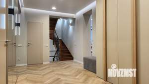 Коттедж 330м², 3-этажный, участок 13 сот.