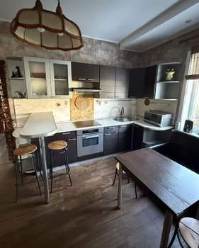 Дом 93м², 2-этажный, участок 6 сот.