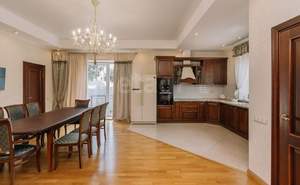 Дом 190м², 2-этажный, участок 6 сот.