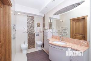 Коттедж 556м², 3-этажный, участок 16 сот.