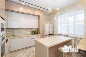 Дом 251м², 3-этажный, участок 6 сот.