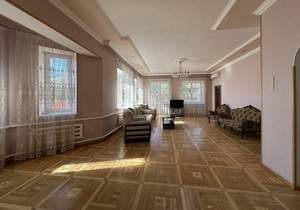 Дом 300м², 2-этажный, участок 10 сот.