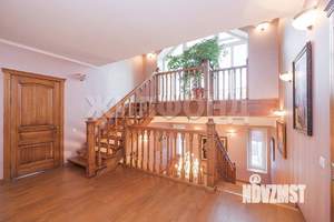 Коттедж 556м², 3-этажный, участок 16 сот.