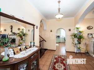 Дом 640м², 3-этажный, участок 8 сот.