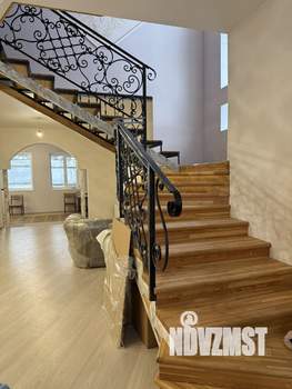 Коттедж 290м², 3-этажный, участок 8 сот.