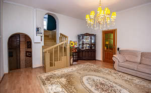 Дом 387м², 3-этажный, участок 6 сот.