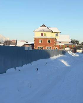 Дом 270м², 3-этажный, участок 9 сот.