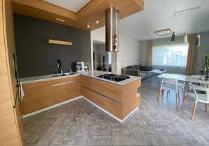 Дом 283м², 3-этажный, участок 7 сот.