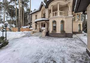 Дом 268м², 3-этажный, участок 10 сот.