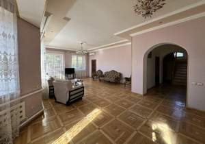 Дом 300м², 2-этажный, участок 10 сот.