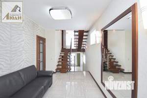 Таунхаус 189м², 3-этажный, участок 5 сот.