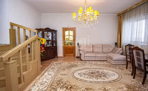 Дом 387м², 3-этажный, участок 6 сот.