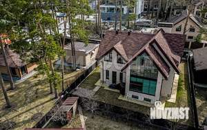 Коттедж 333м², 3-этажный, участок 6 сот.