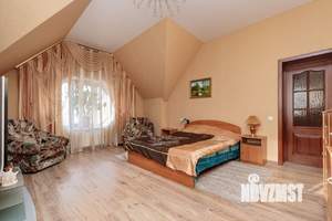 Коттедж 244м², 3-этажный, участок 9 сот.