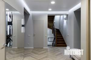Коттедж 330м², 3-этажный, участок 13 сот.
