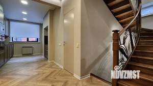 Коттедж 330м², 3-этажный, участок 13 сот.