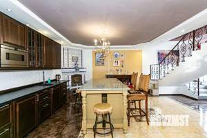 Дом 280м², 2-этажный, участок 9 сот.