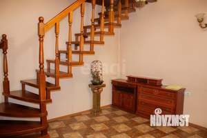 Дом 400м&sup2;, 2-этажный, на длительный срок, 