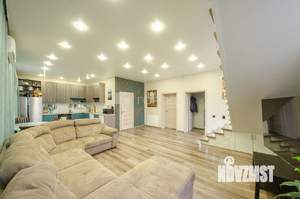 Дом 240м², 2-этажный, на длительный срок, 