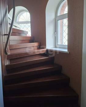 Дом 411м&sup2;, 2-этажный, на длительный срок, 