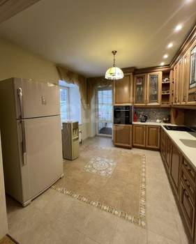 Дом 375м&sup2;, 2-этажный, на длительный срок, 