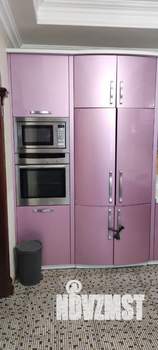 Дом 450м&sup2;, 3-этажный, посуточно, 