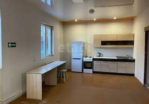 Дом 220м&sup2;, 2-этажный, на длительный срок, 