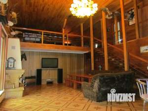 Дом 1000м&sup2;, 3-этажный, посуточно, 