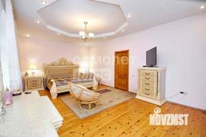 Коттедж 440м&sup2;, 3-этажный, на длительный срок, 