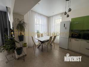 Коттедж 208м&sup2;, 2-этажный, на длительный срок, 