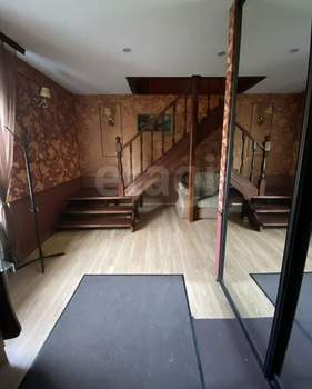 Дом 175м&sup2;, 2-этажный, на длительный срок, 