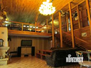 Дом 1000м&sup2;, 3-этажный, посуточно, 