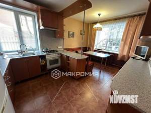 Коттедж 350м², 3-этажный, на длительный срок, 