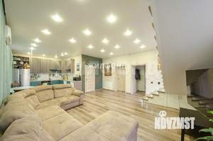 Коттедж 241м², 3-этажный, на длительный срок, 