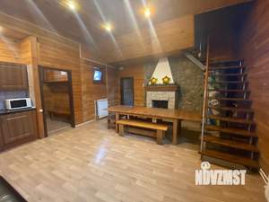 Дом 140м&sup2;, 2-этажный, посуточно, 