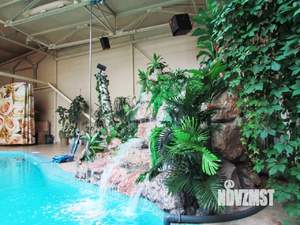 Дом 1000м&sup2;, 3-этажный, посуточно, 