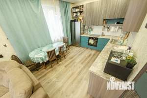 Дом 240м², 2-этажный, на длительный срок, 