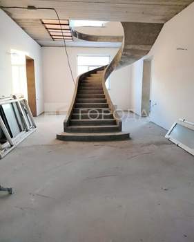 Дом 400м², 2-этажный, на длительный срок, 