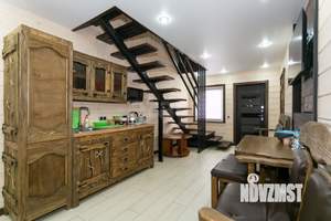 Дом 1000м&sup2;, 3-этажный, на длительный срок, 