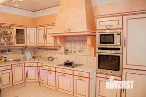 Дом 400м&sup2;, 2-этажный, на длительный срок, 