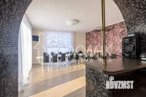 Дом 430м&sup2;, 3-этажный, посуточно, 