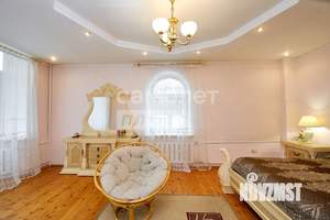 Коттедж 440м&sup2;, 3-этажный, на длительный срок, 