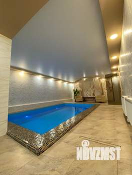 Дом 950м&sup2;, 2-этажный, посуточно, 