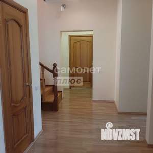 Коттедж 440м&sup2;, 3-этажный, на длительный срок, 