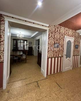 Дом 375м&sup2;, 3-этажный, на длительный срок, 