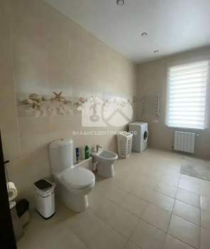 Дом 200м&sup2;, 2-этажный, на длительный срок, 